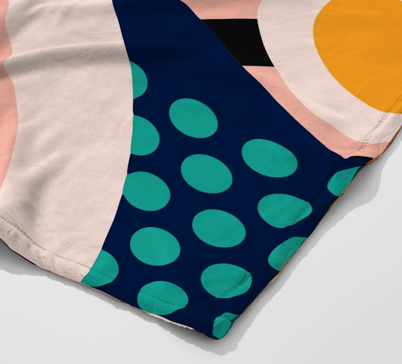 Pane e uova coperta in pile da LOOK DIFFERENT