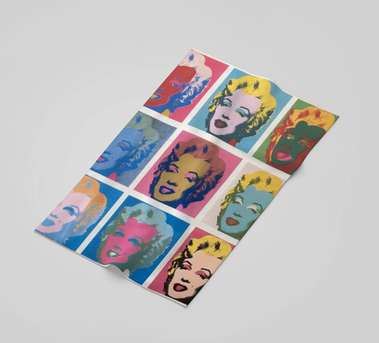 Andy Warhol Marilyn Monroe | Ikonische Pop Art Druck Strandtuch von NorwesClub