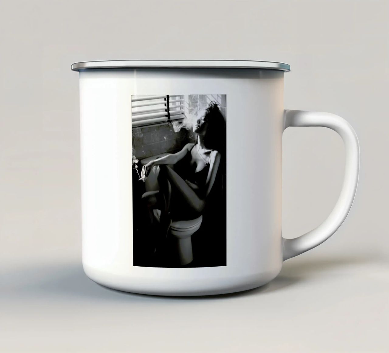 Five Minutes tazza in smalto da Runway Collective