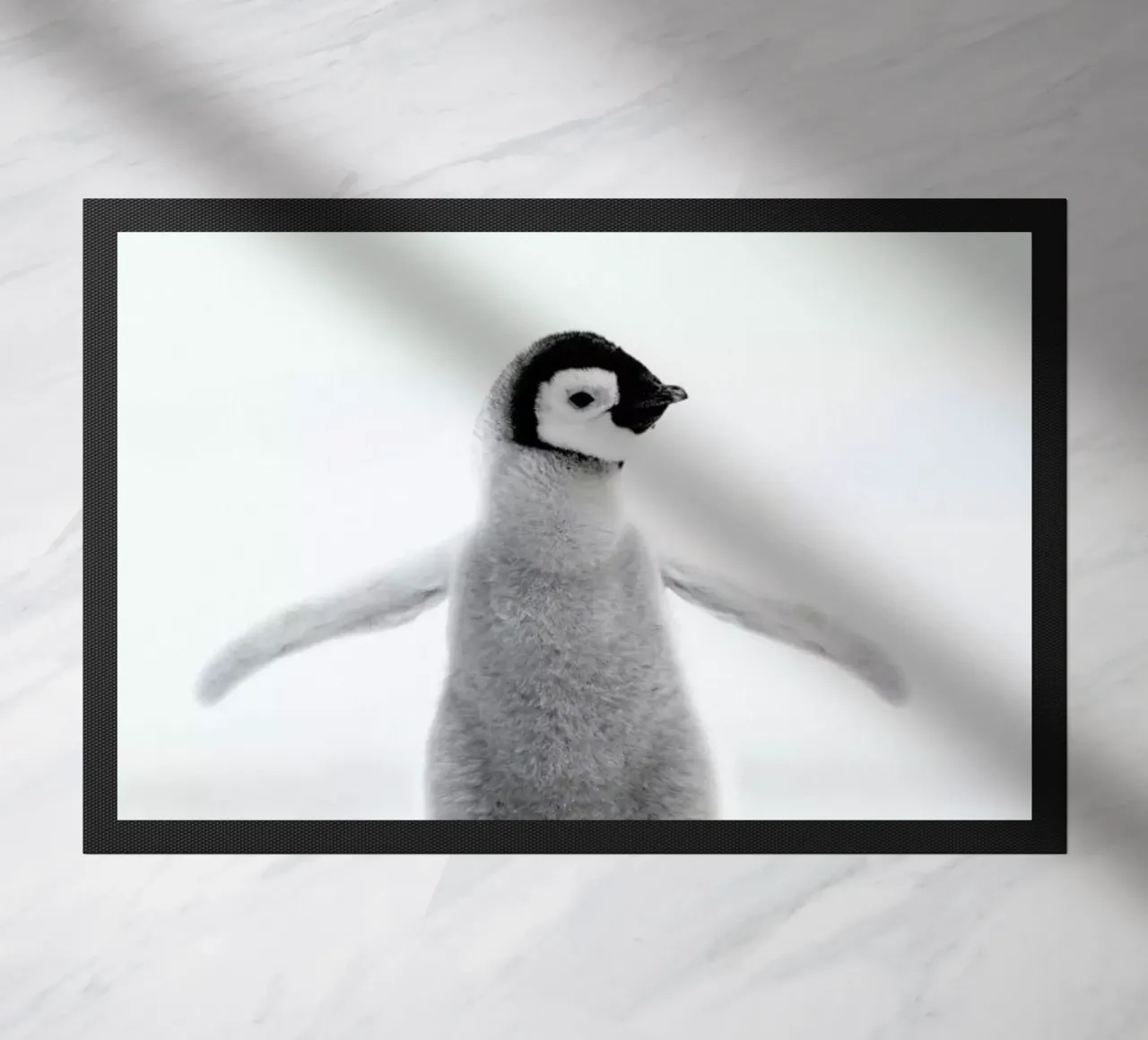 Lone Penguin zerbino da Natural Kingdom