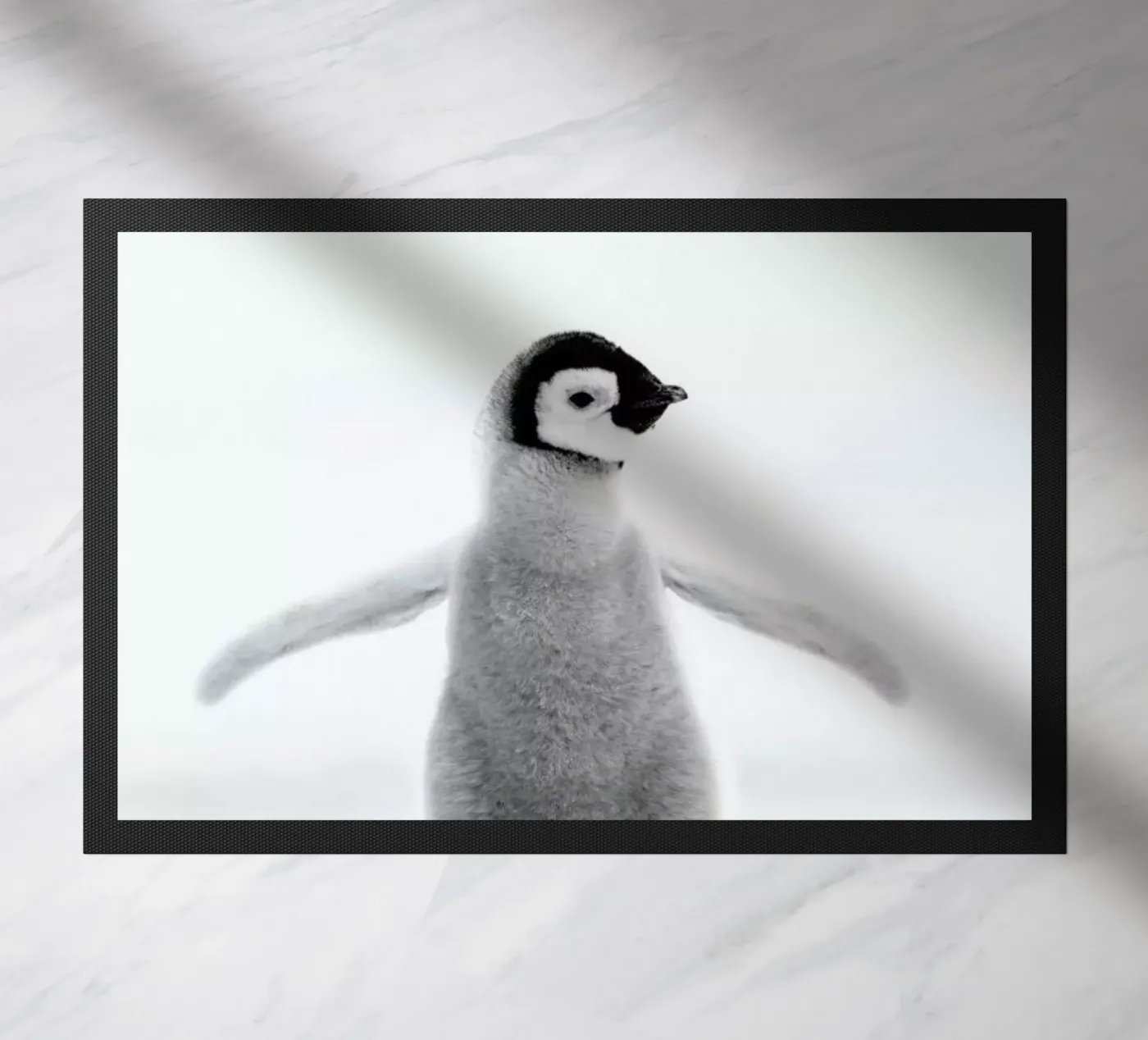 Lone Penguin zerbino da Natural Kingdom