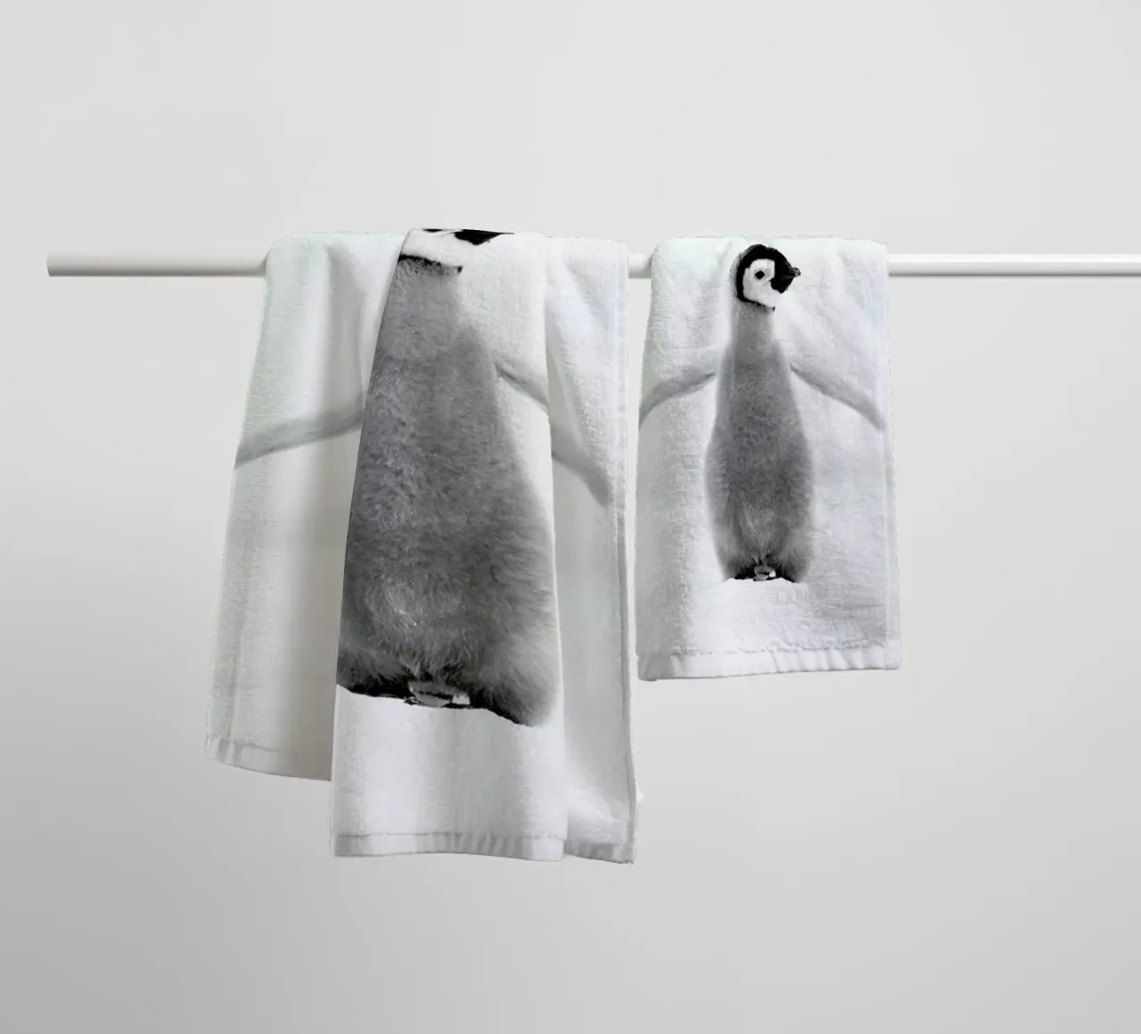 Lone Penguin asciugamano da bagno da Natural Kingdom