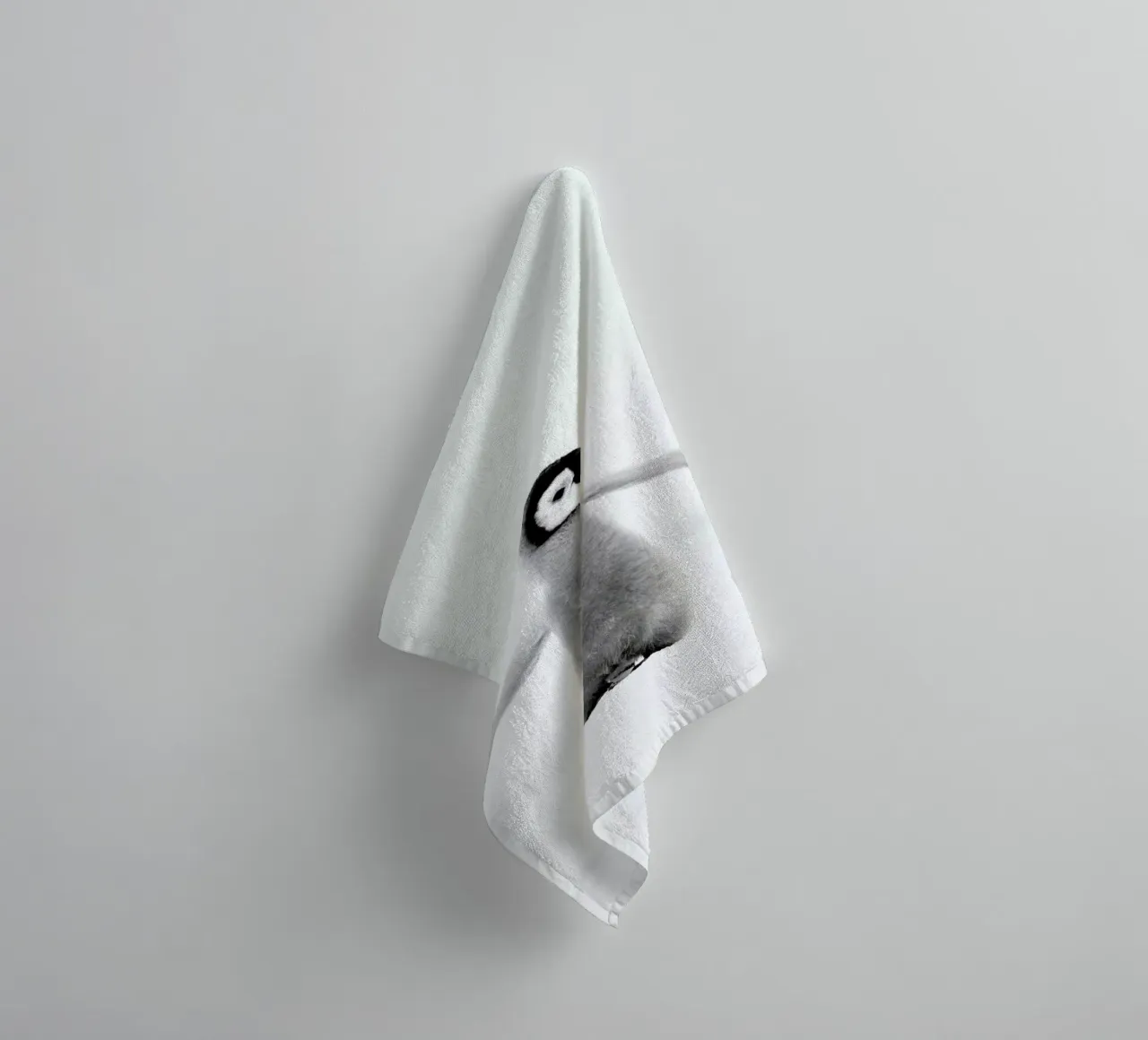 Lone Penguin asciugamano da bagno da Natural Kingdom