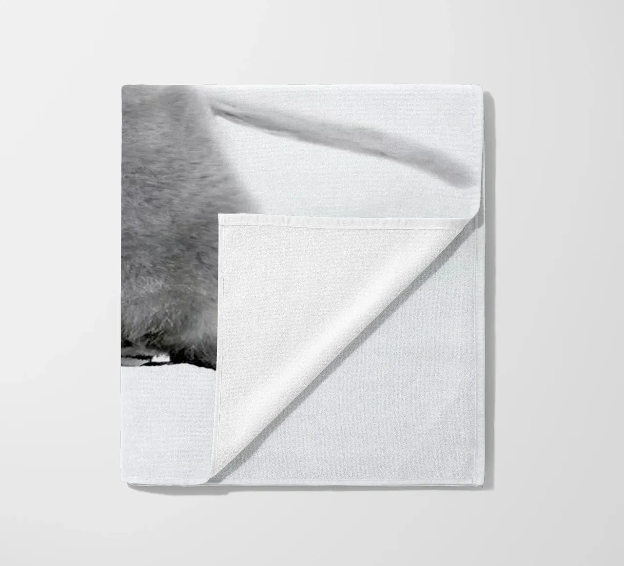 Lone Penguin strandhanddoek van Natural Kingdom