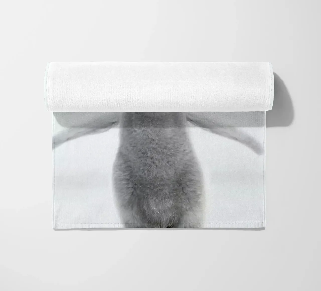 Lone Penguin strandhanddoek van Natural Kingdom