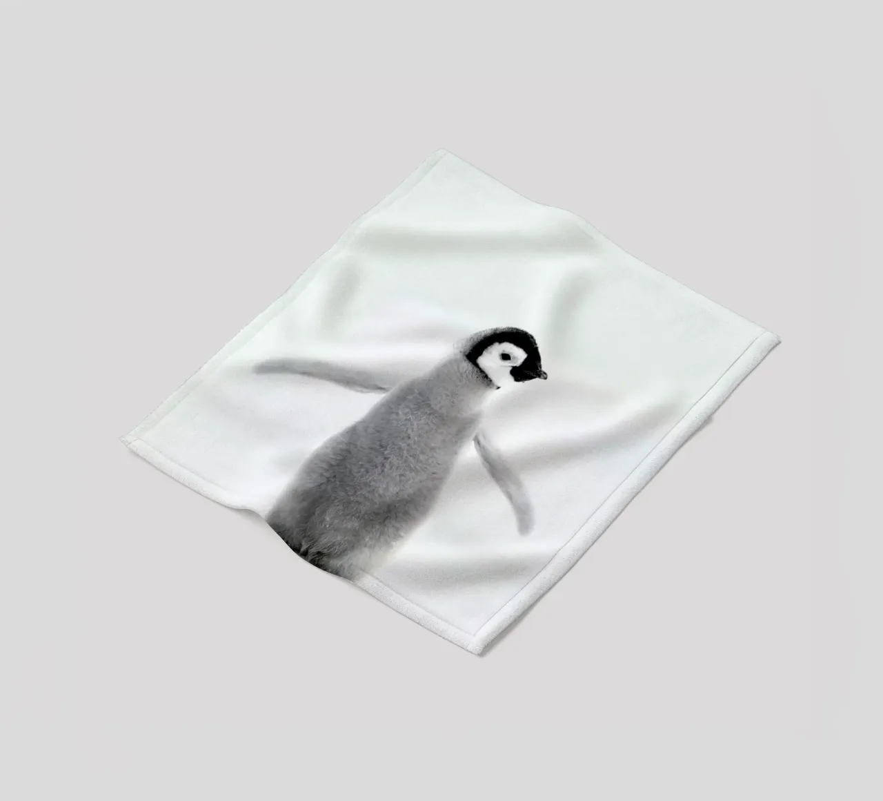Lone Penguin coperta in pile da Natural Kingdom
