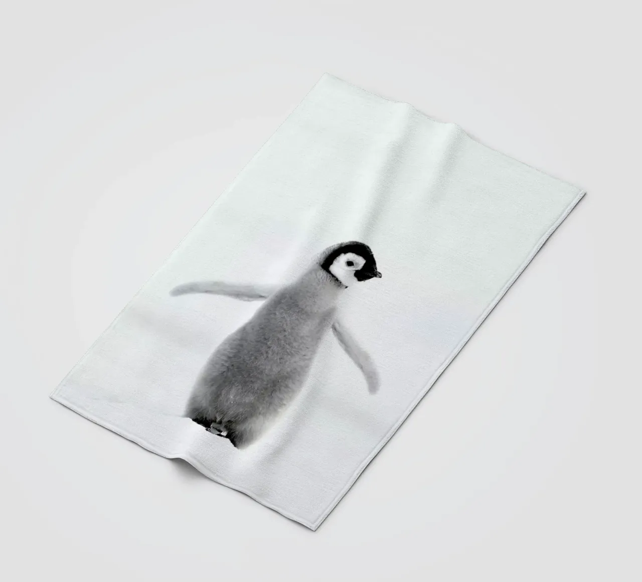 Lone Penguin coperta in pile da Natural Kingdom