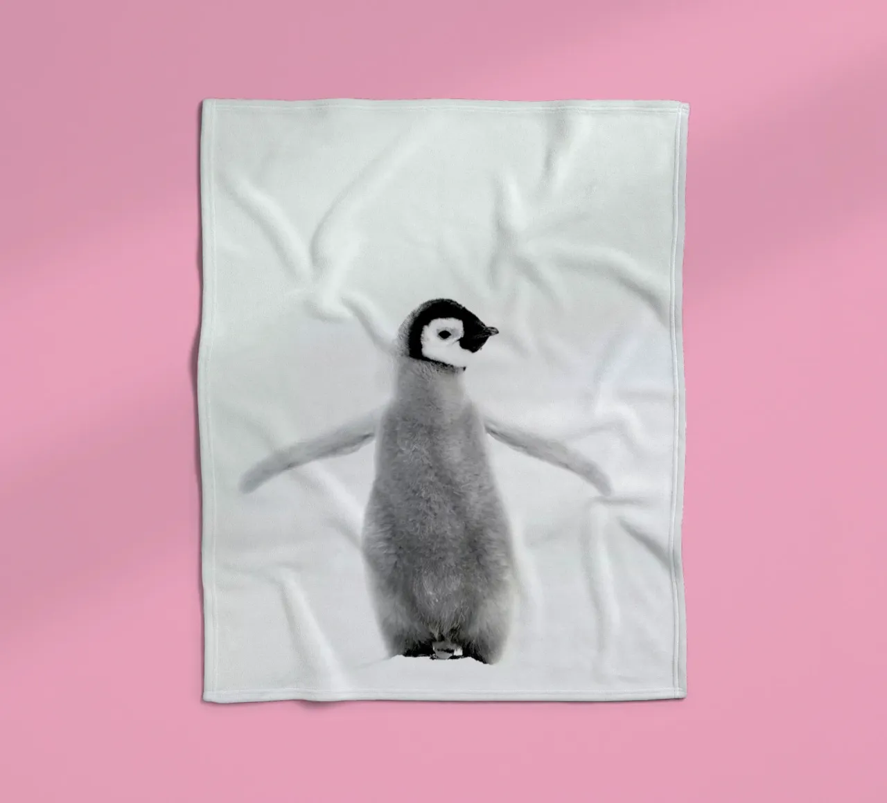 Lone Penguin coperta in pile da Natural Kingdom