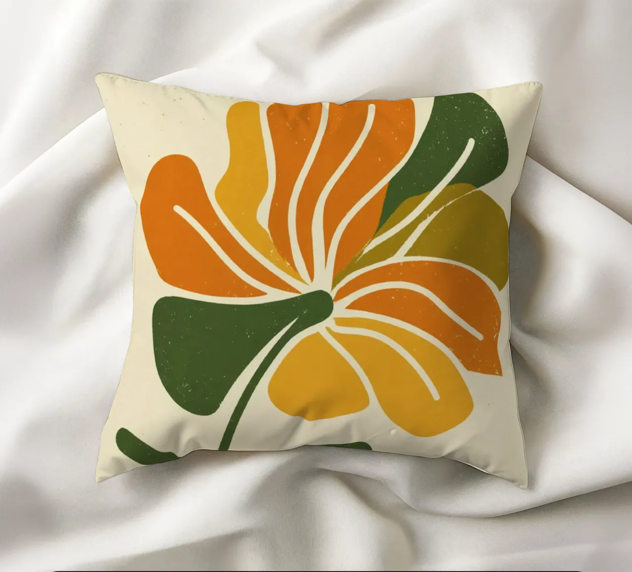 Découpage rétro d'une fleur abstraite dans les tons orange et vert coussin de Modern Muse