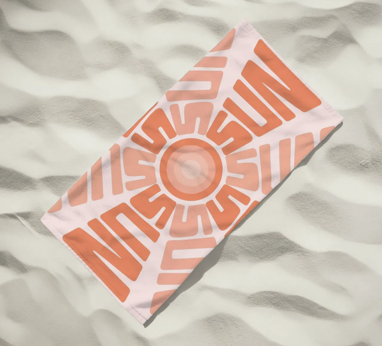 SUN Text Art Sun Print | Ästhetisches Grafikdesign Strandtuch von NorwesClub