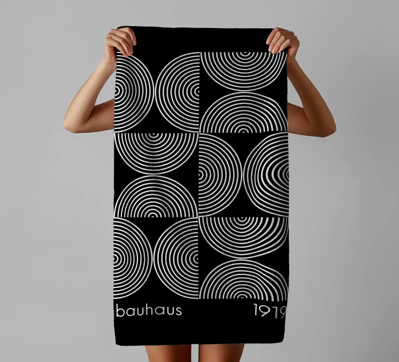 Bauhaus Geometrische Print | Iconisch Abstract Ontwerp badhanddoek van NorwesClub