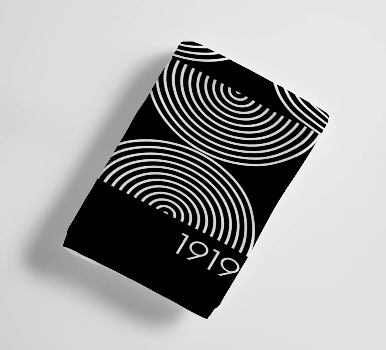 Bauhaus Geometrische Print | Iconisch Abstract Ontwerp badhanddoek van NorwesClub