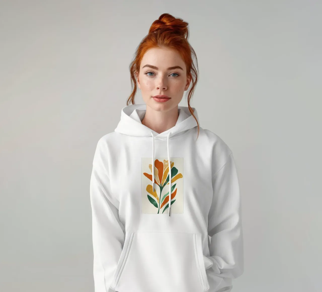 Forma floreale astratta in una tavolozza di colori terrosi stratificati felpa con cappuccio da Modern Muse