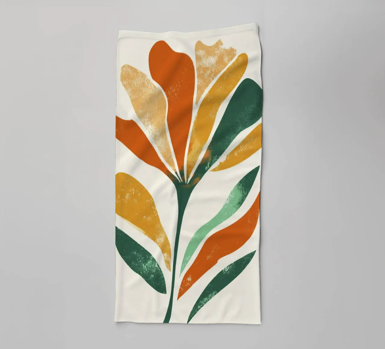 Abstracte bloemvorm in gelaagd aards kleurenpalet badhanddoek van Modern Muse