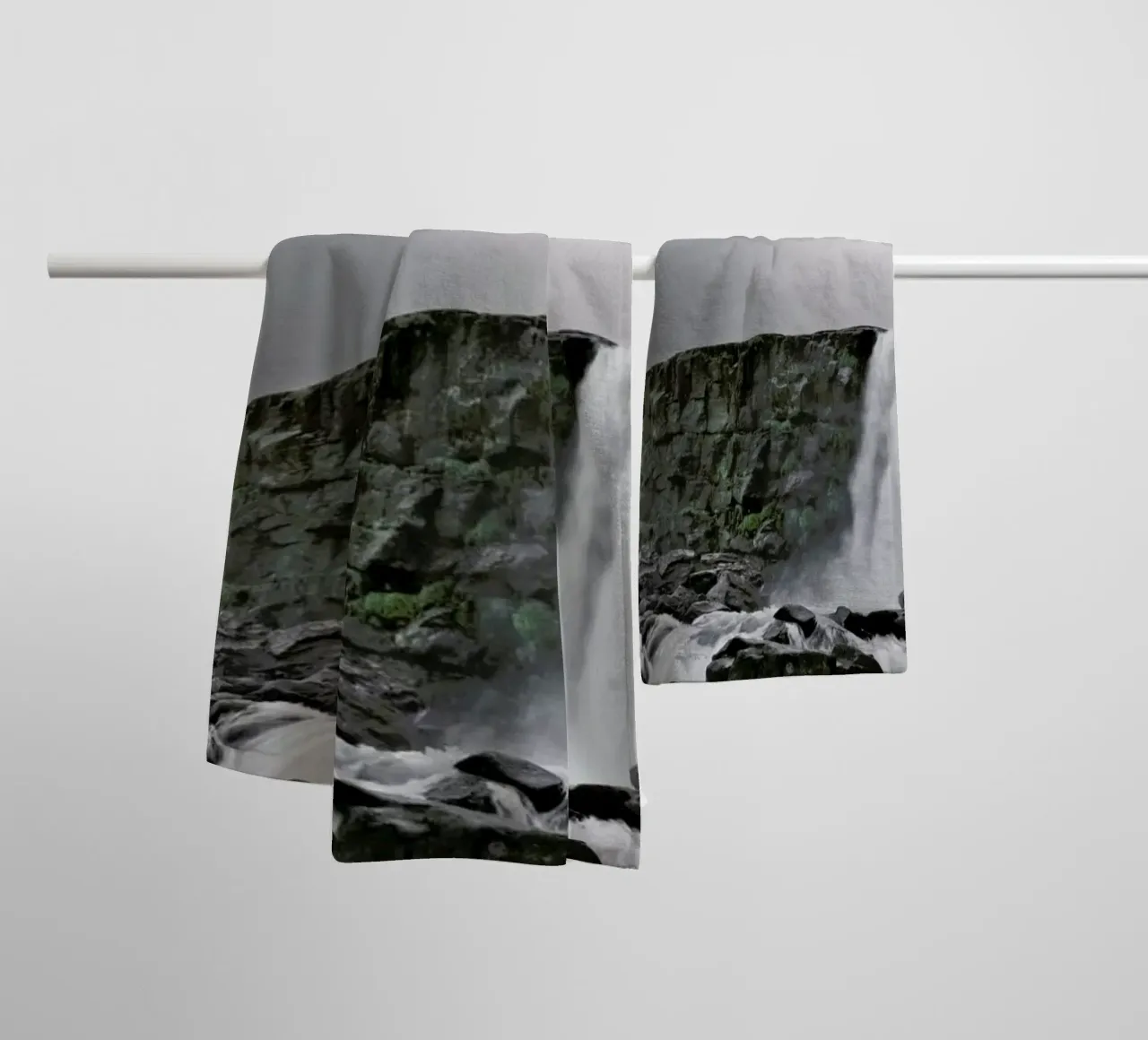 Öxarárfoss towel by Nur Mut