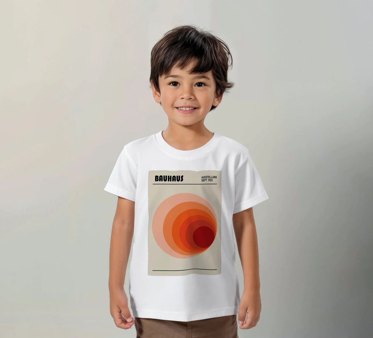 Bauhaus 1923 Ausstellungsplakat Kreis Farbverlauf Kinder T-Shirt von NorwesClub