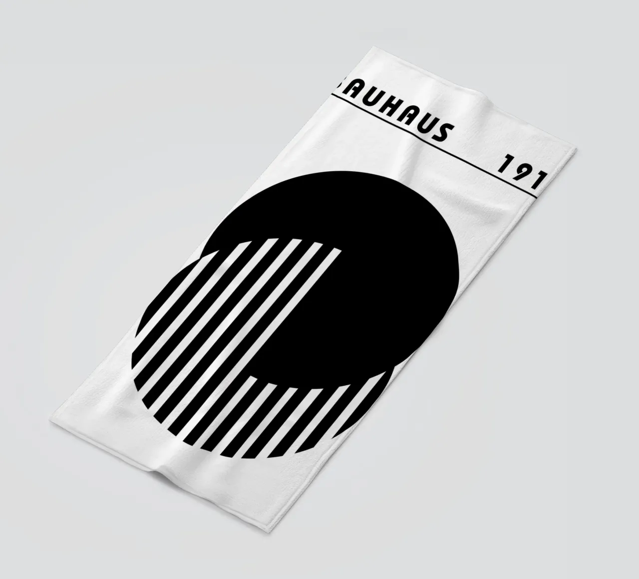 Bauhaus 1919 Poster Schwarz Weiß Kreise Druck Strandtuch von NorwesClub