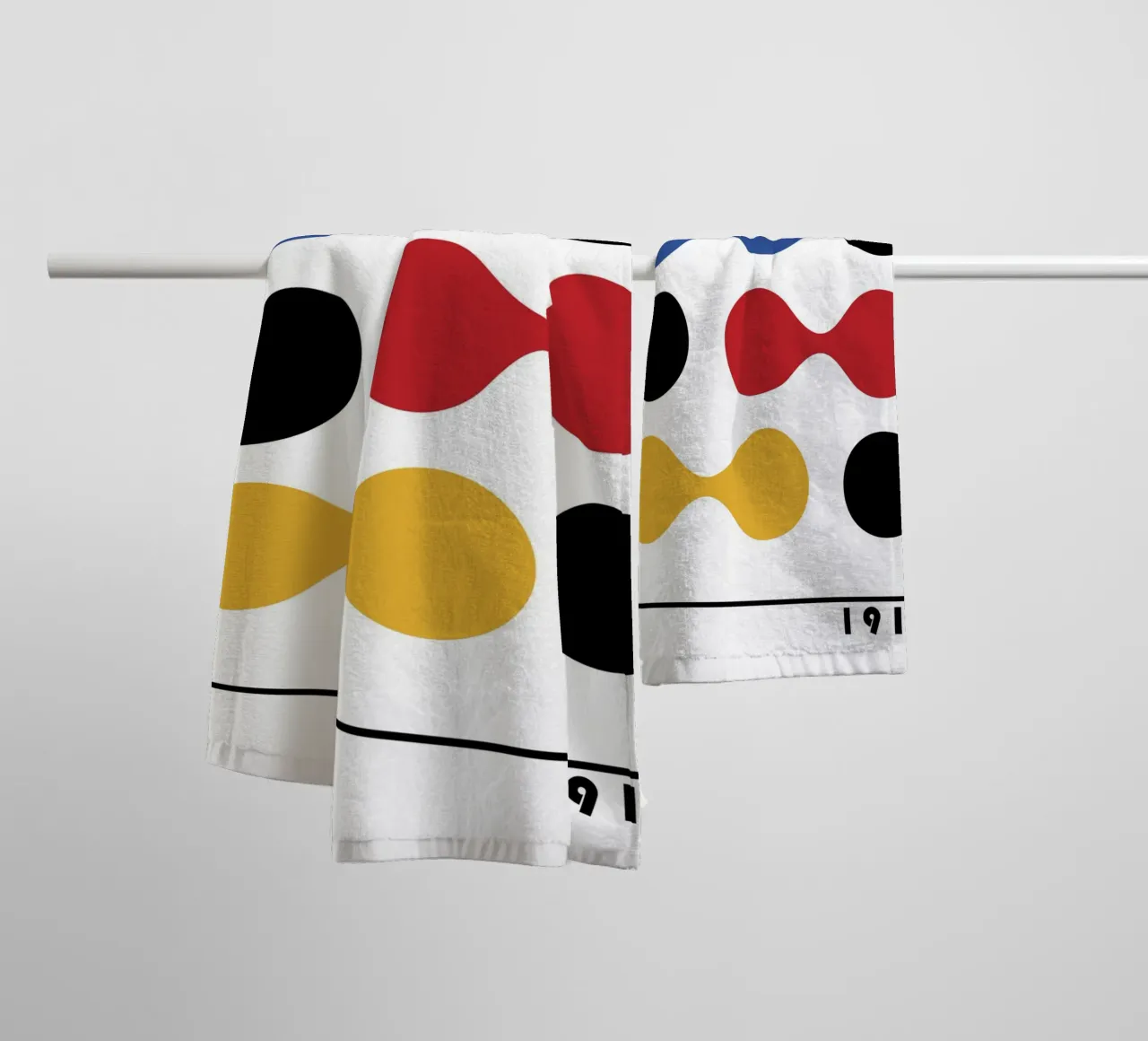 Bauhaus 1919 Forme geometriche Stampa a colori asciugamano da bagno da NorwesClub