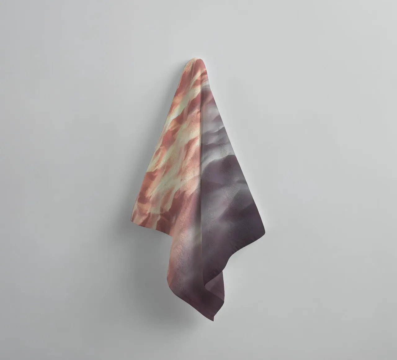 Abstracte getextureerde achtergrond in zachte neutrale tinten badhanddoek van DesignDoodle