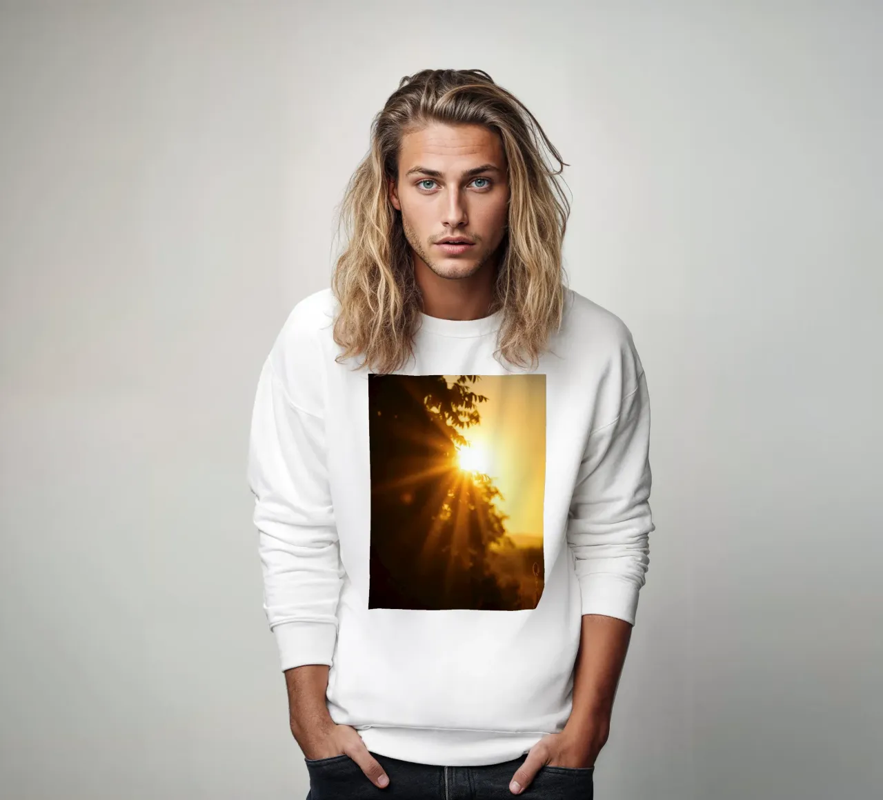 Splendido tramonto con i raggi del sole che illuminano felpa da DesignDoodle