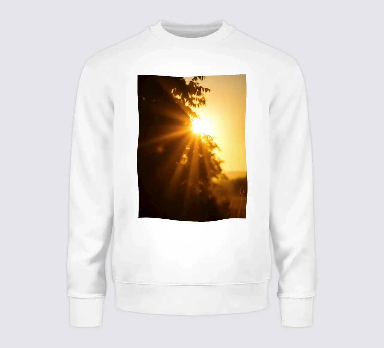 Splendido tramonto con i raggi del sole che illuminano felpa da DesignDoodle