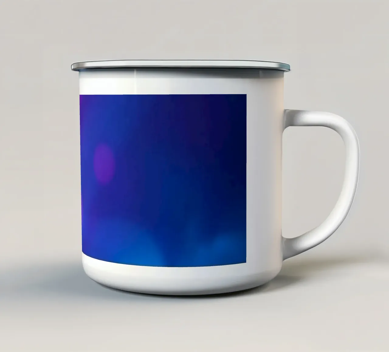 disegno astratto con raggi di luce blu e rosa tazza in smalto da DesignDoodle