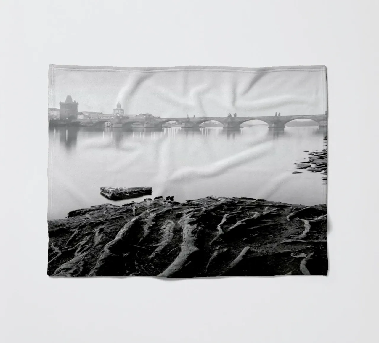 Vltava River Study 8 - Prag 2020 coperta in pile da Håggard Photography | Ronny Behnert