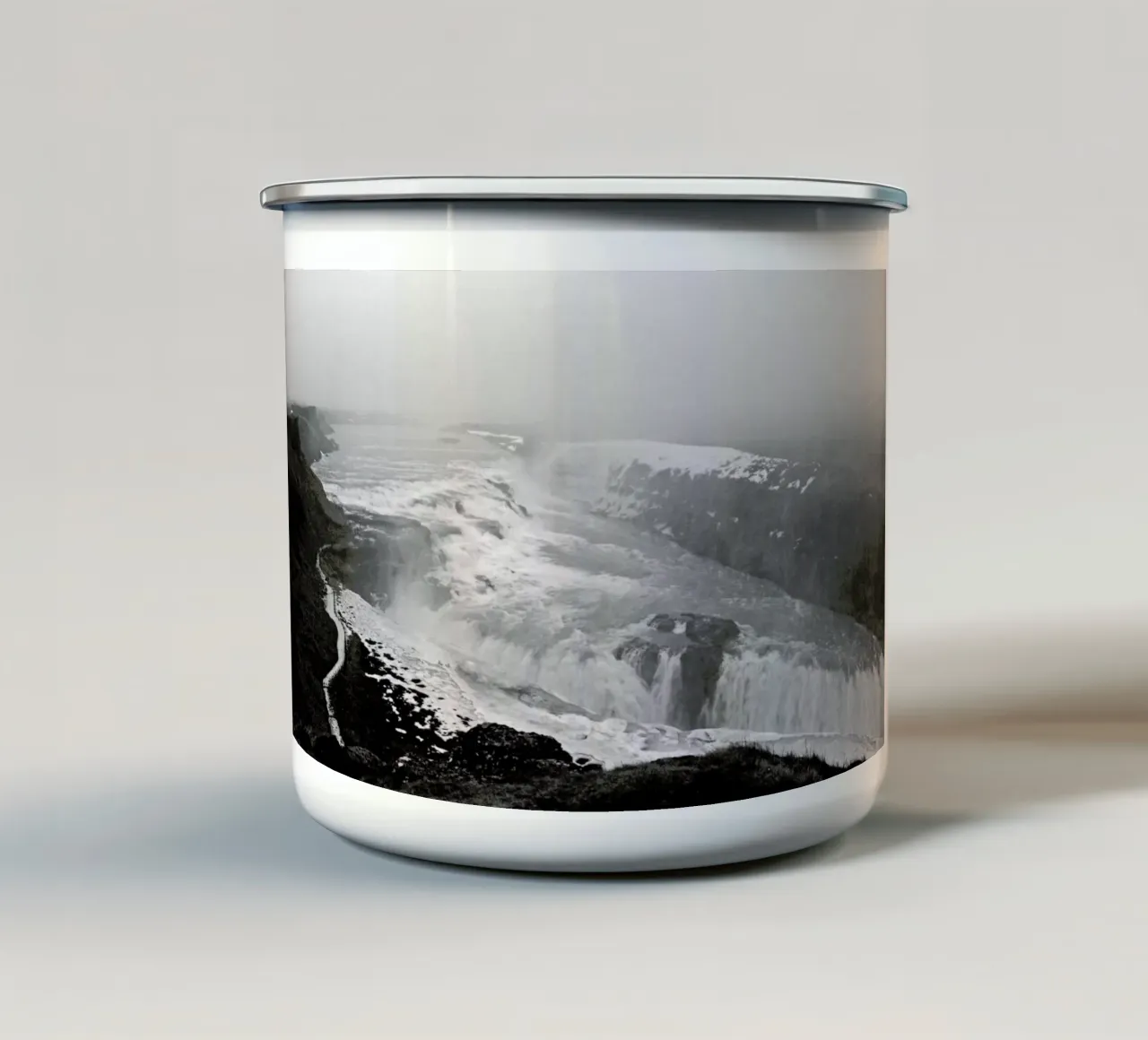 Gullfoss Emaille Tasse von Nur Mut