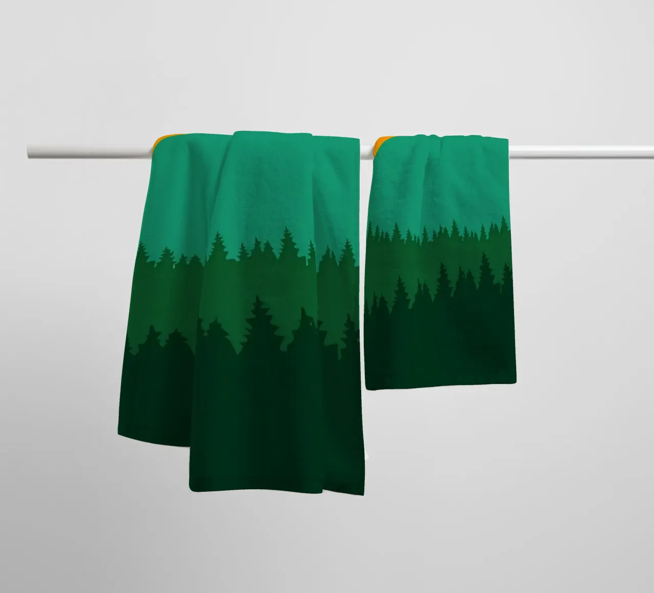 montagna alba foresta alberi asciugamano da bagno da Dale Edward YoungJr