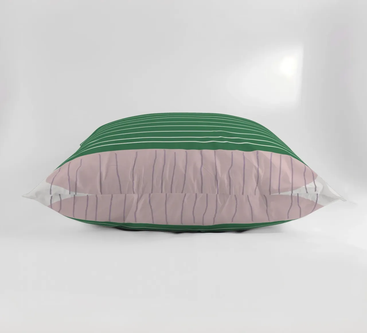 Forme semplici di rosa e verde cuscino da Little Dean
