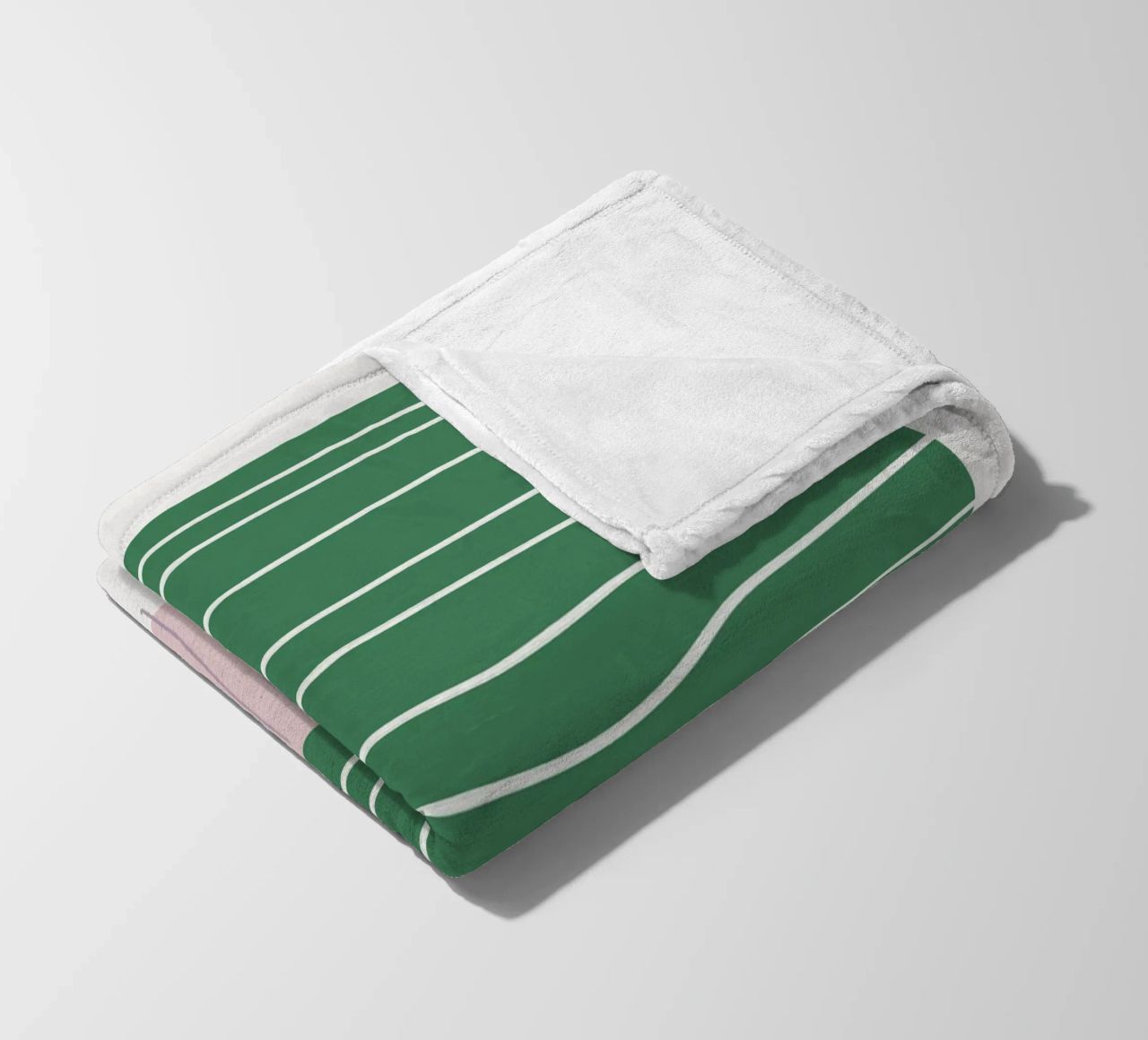 Forme semplici di rosa e verde coperta in pile da Little Dean