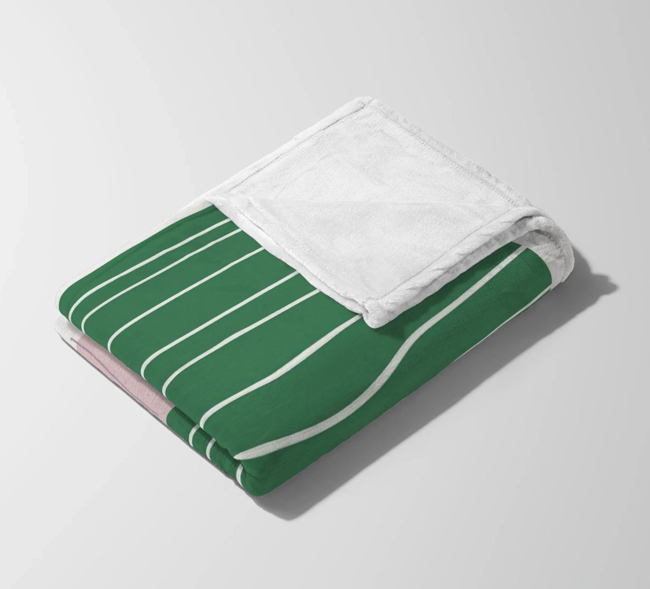 Forme semplici di rosa e verde coperta in pile da Little Dean