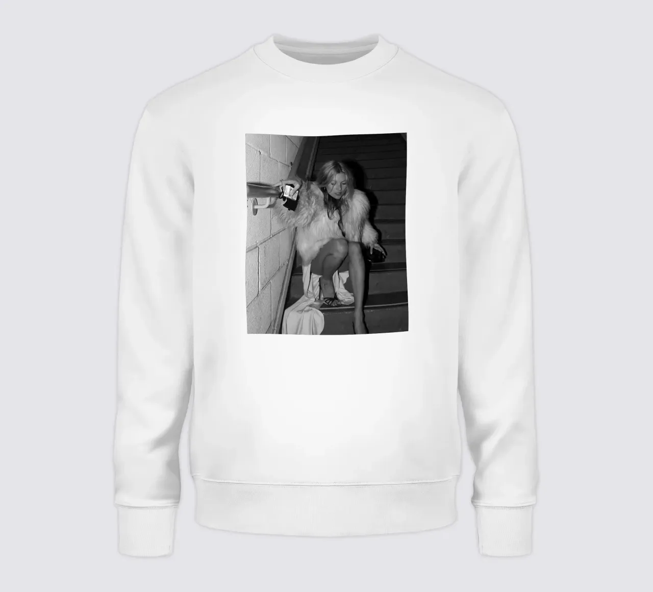 Sedersi sulle scale felpa da Alex happy shop