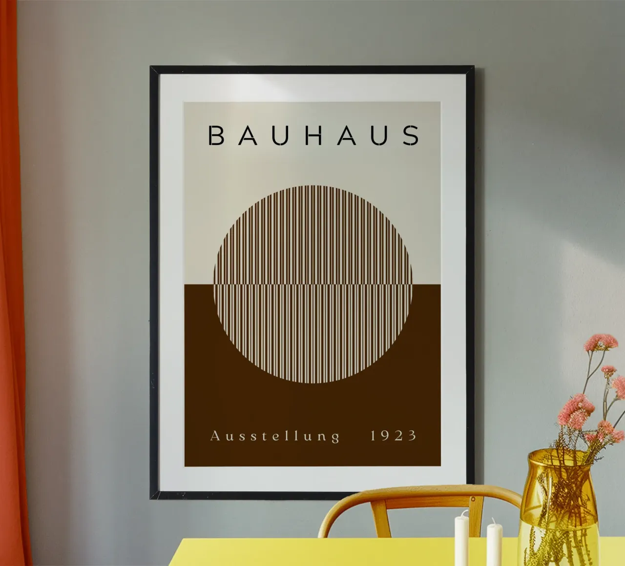 Mostra Bauhaus 1923 Strisce circolari marroni poster con telaio in alluminio da NorwesClub