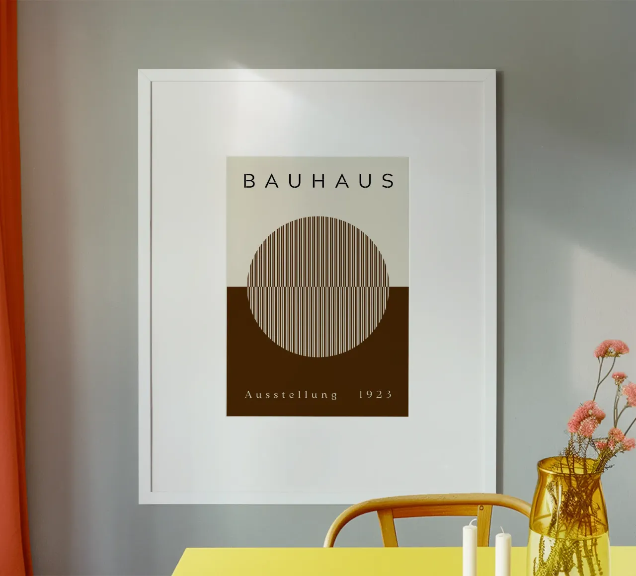 Mostra Bauhaus 1923 Strisce circolari marroni poster con telaio in alluminio da NorwesClub