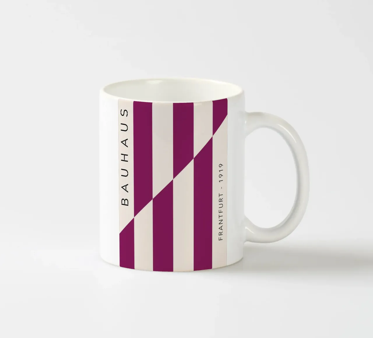 Bauhaus 1919 Francoforte - Stampa a righe Magenta tazza in ceramica da NorwesClub