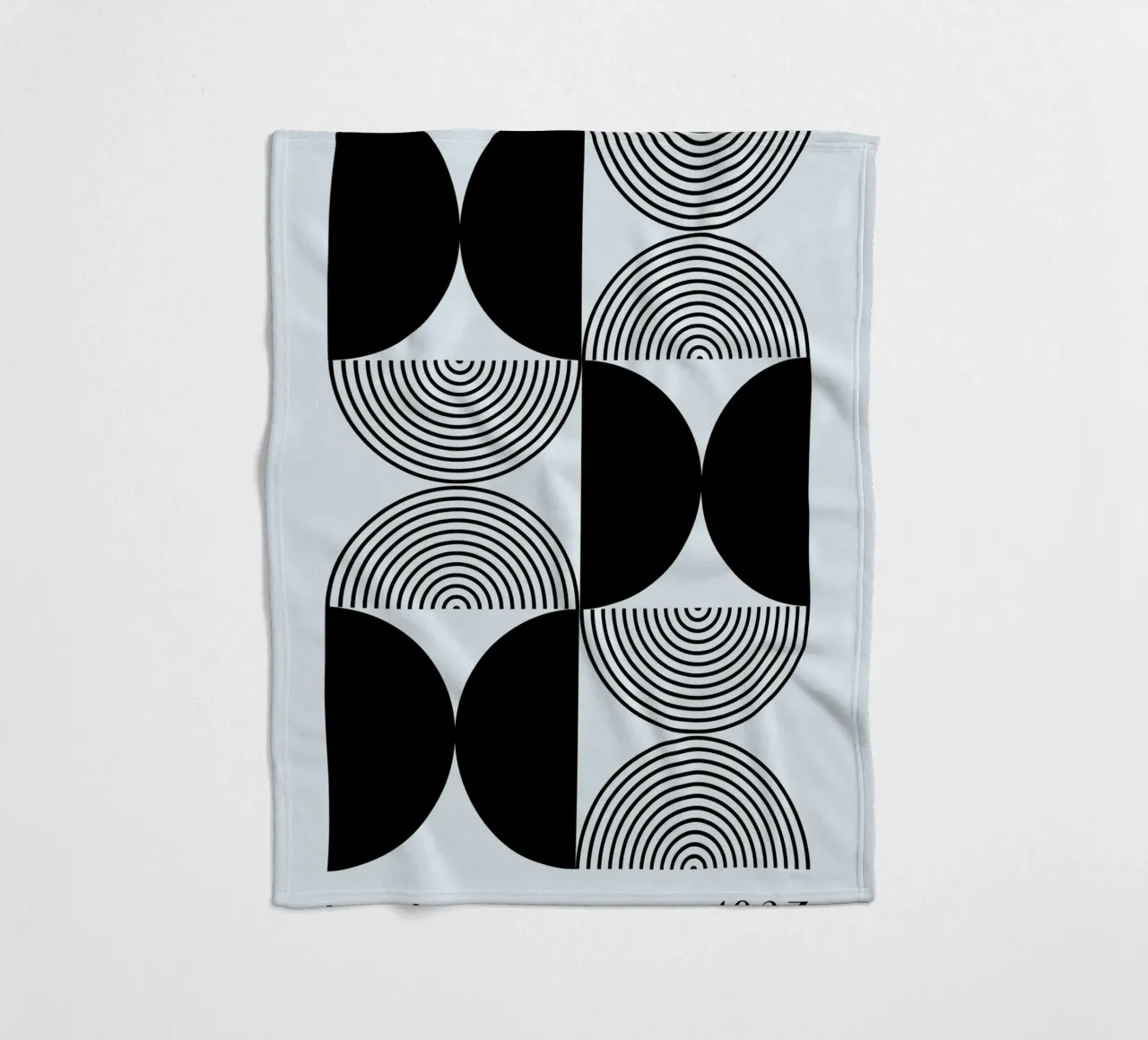 Bauhaus 1923 Modello geometrico Nero Bianco Stampa coperta in pile da NorwesClub