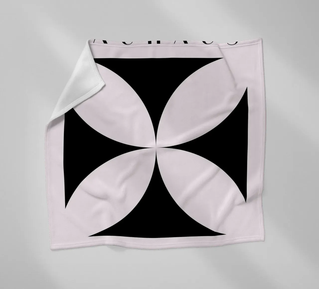 Bauhaus 1919 Mostra Forma geometrica nera coperta in pile da NorwesClub