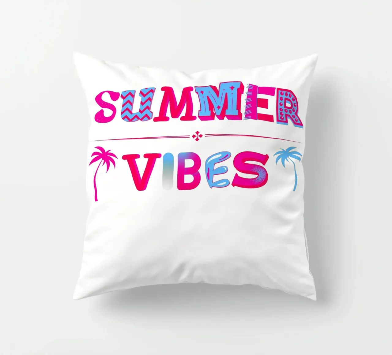 Letras veraniegas con palmeras en azul rosado cojín de ArtDesign by KBK