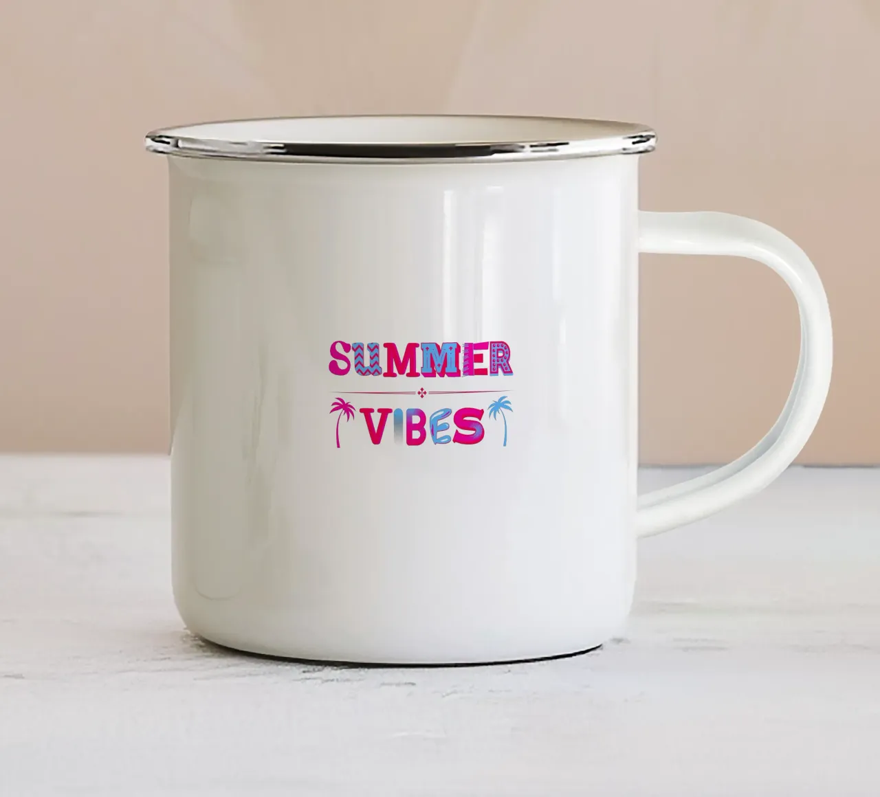 Scritta Summer vibes con palme in rosa blu tazza in smalto da ArtDesign by KBK