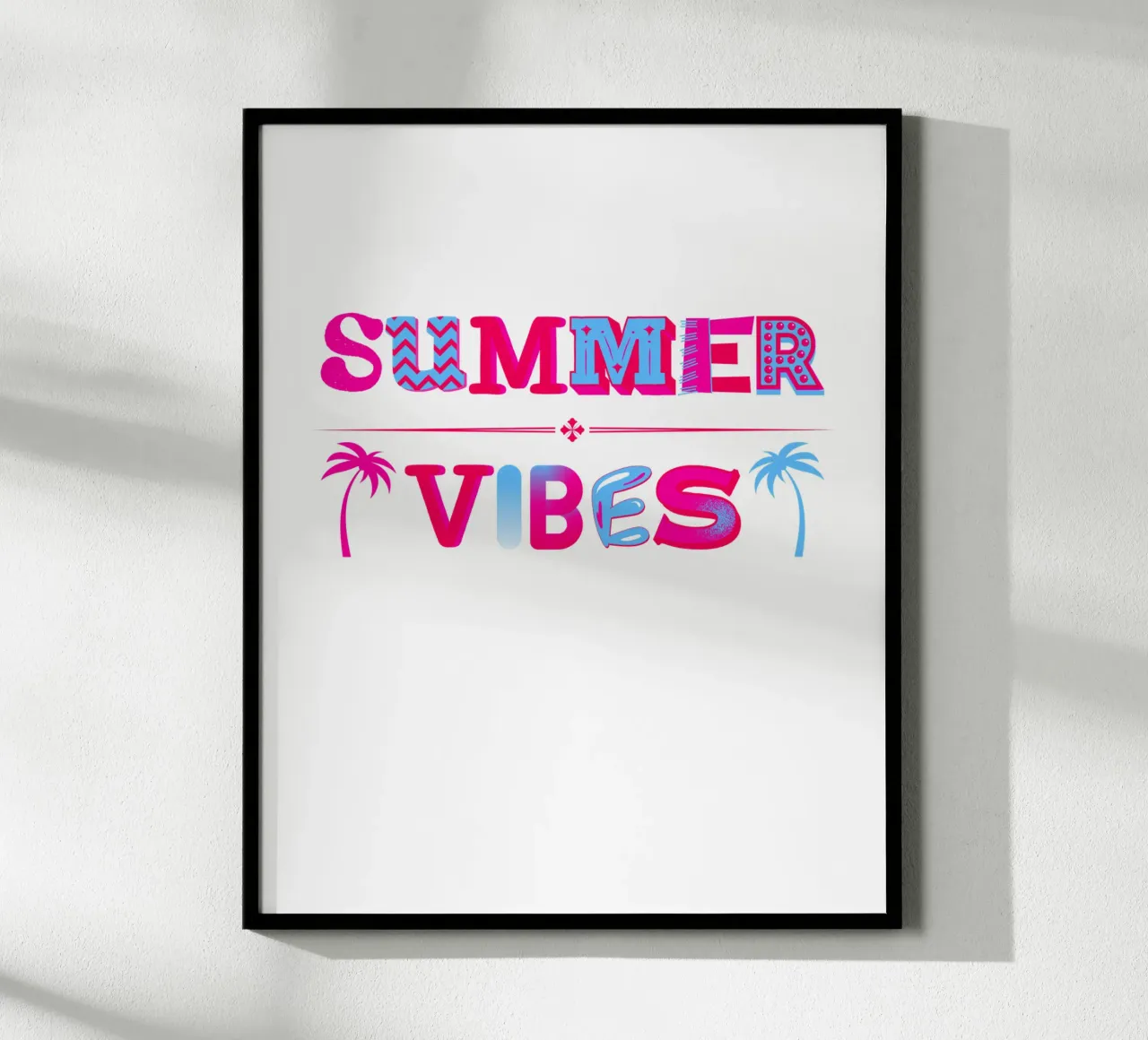 Scritta Summer vibes con palme in rosa blu carta hahnemühle da ArtDesign by KBK
