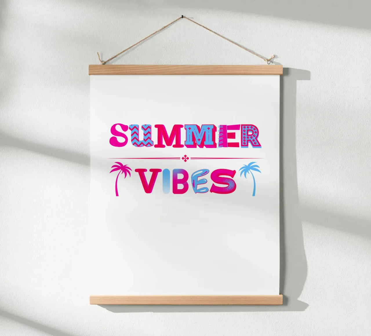 Scritta Summer vibes con palme in rosa blu poster da ArtDesign by KBK
