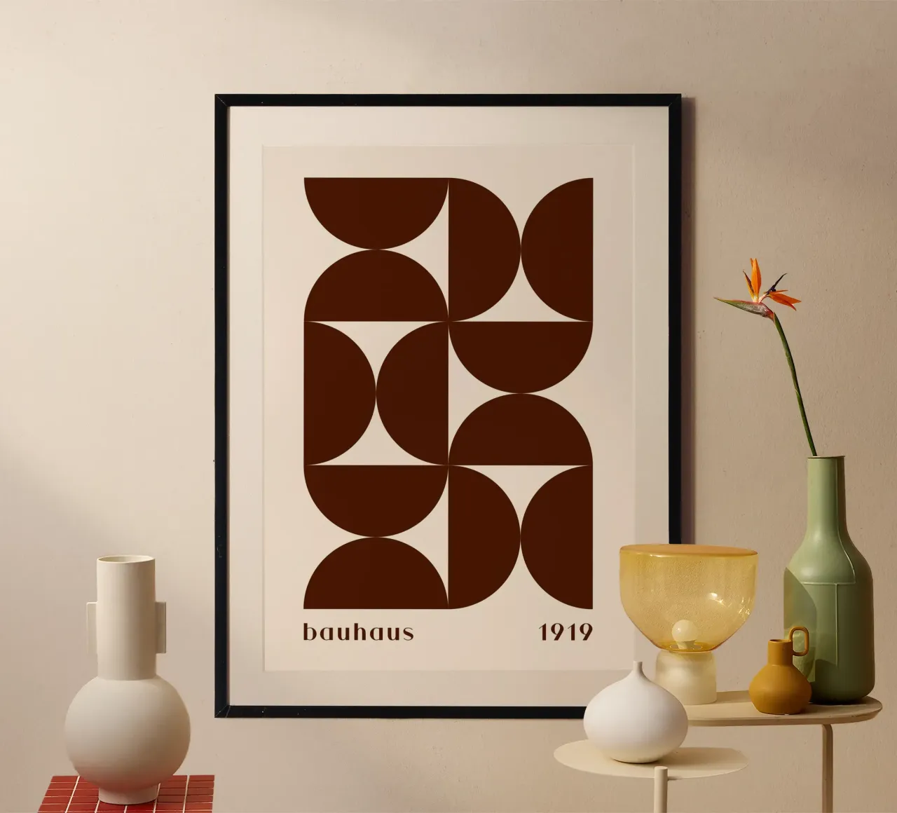 Bauhaus 1919 Modello geometrico Marrone Stampa poster con telaio in legno da NorwesClub