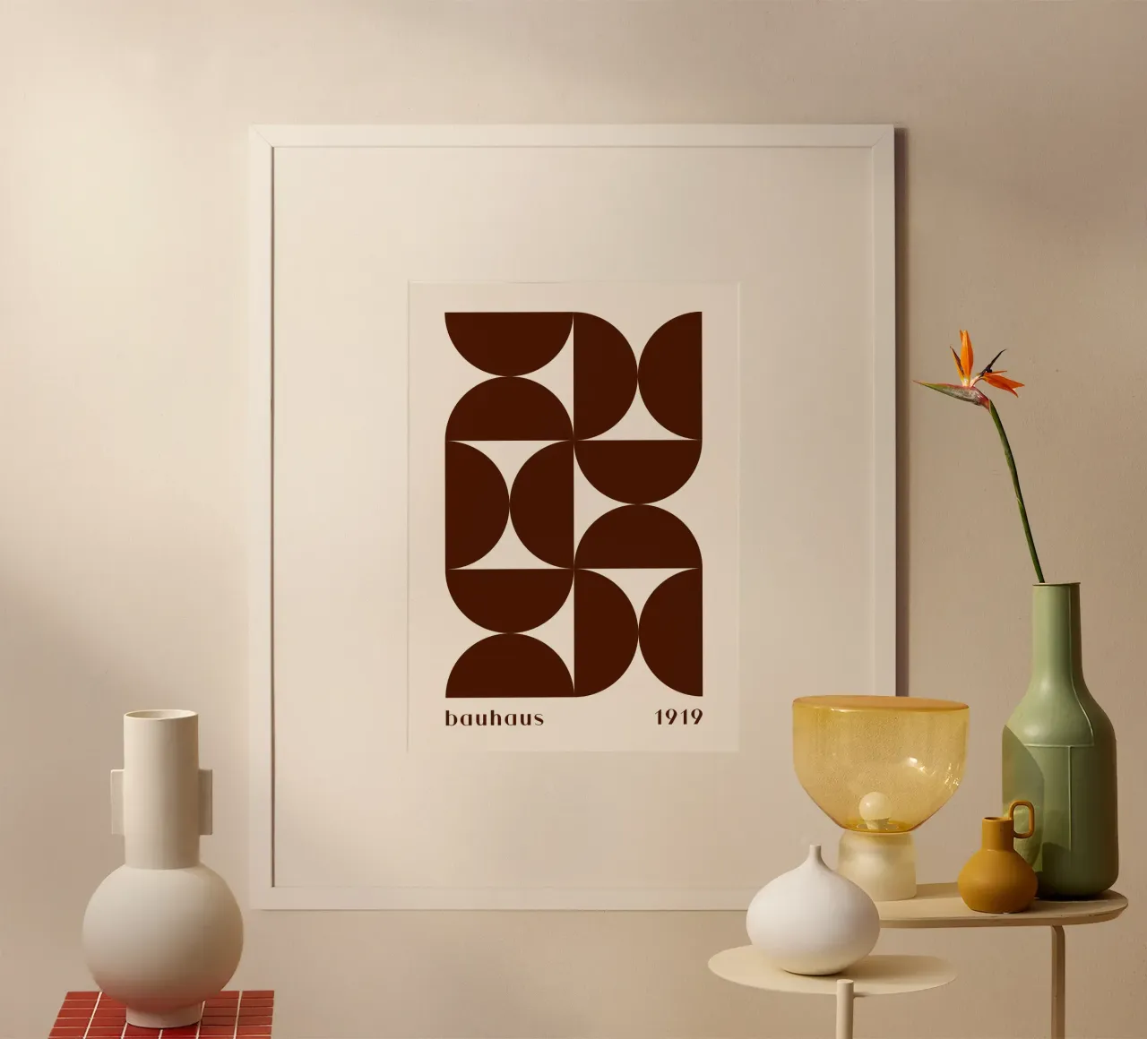 Bauhaus 1919 Modello geometrico Marrone Stampa poster con telaio in legno da NorwesClub