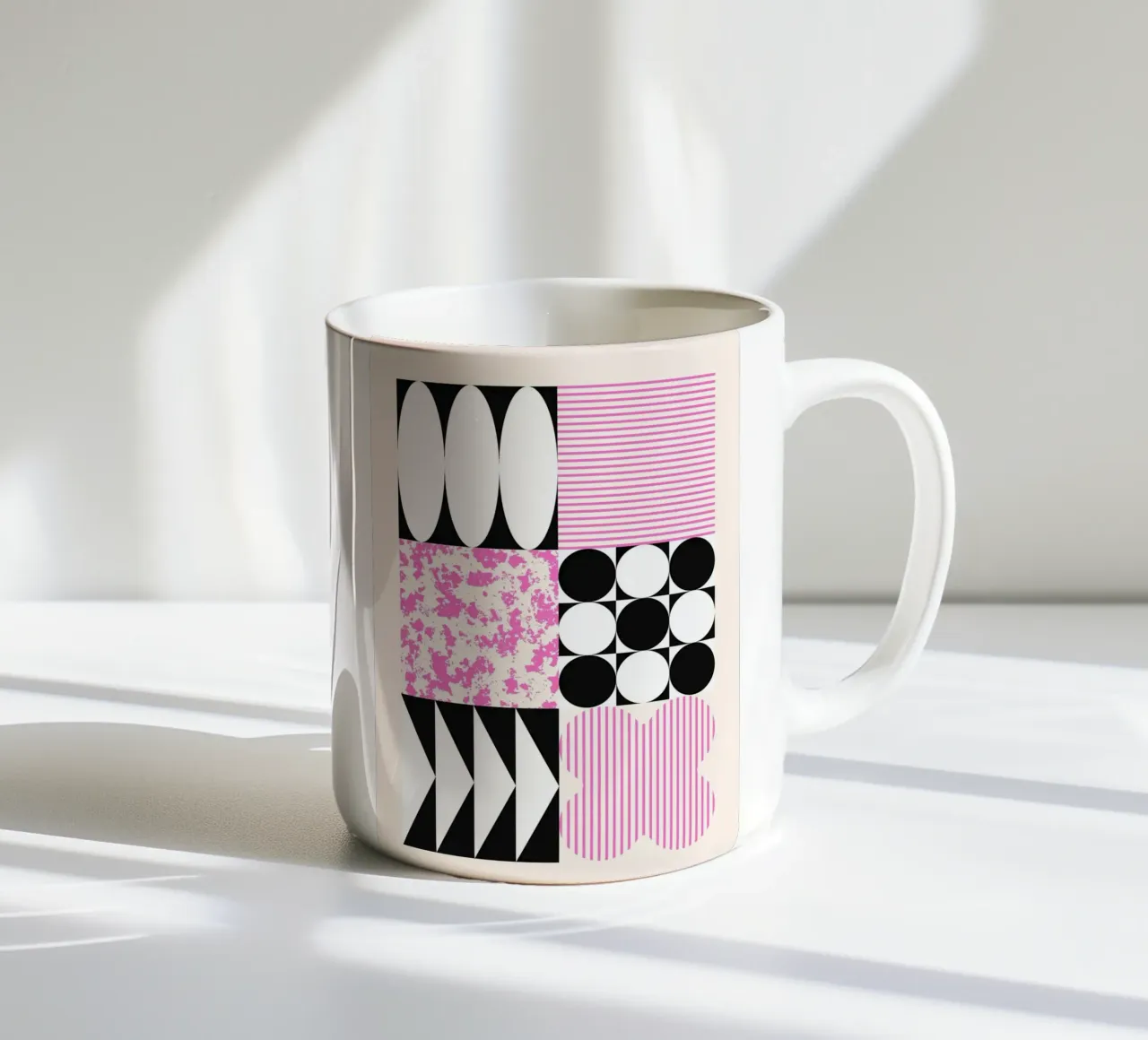 Geometric Abstract Shapes Pattern Impresión azul taza de cerámica de NorwesClub