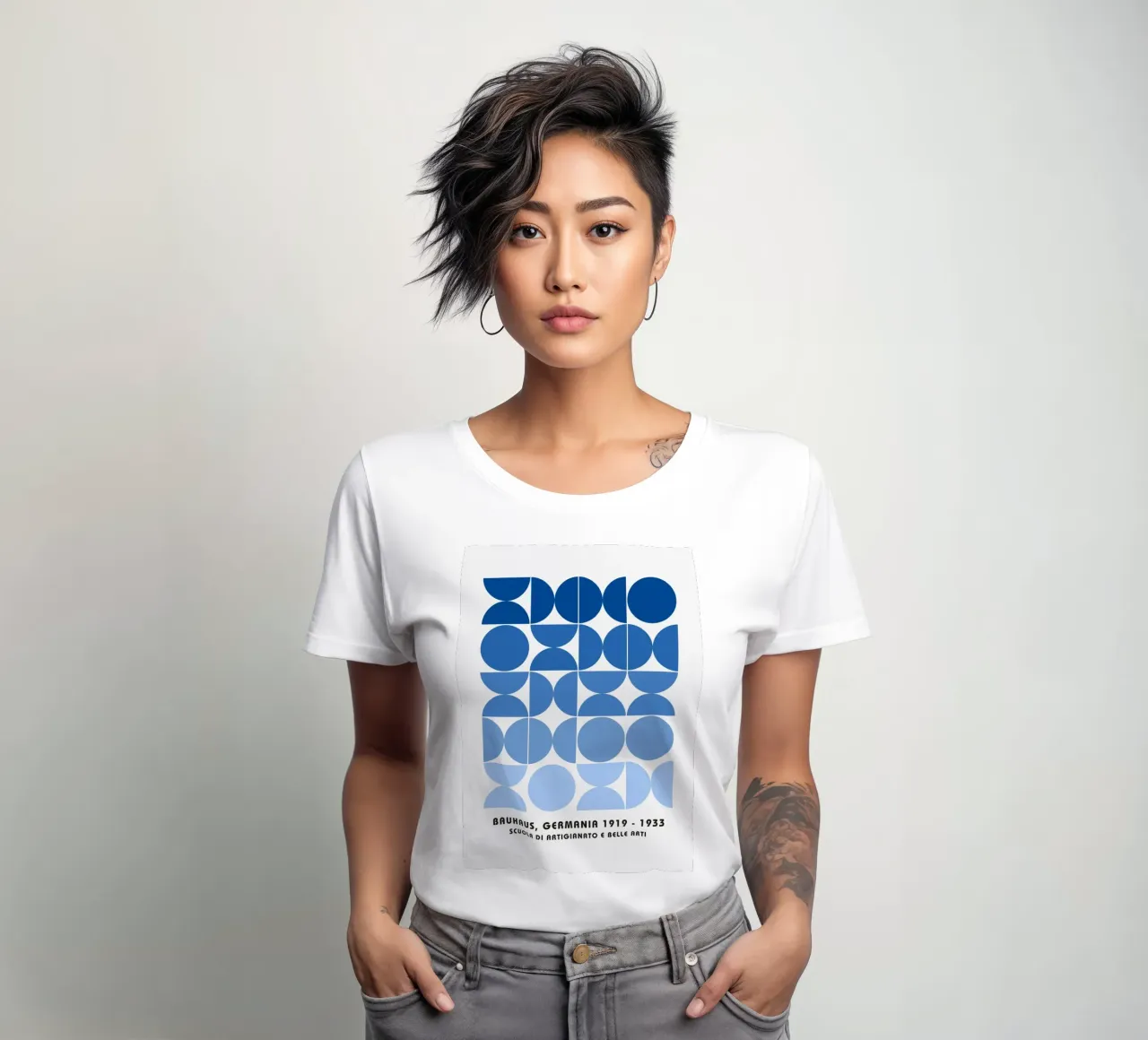 Bauhaus 1919-1933 Geometrisch Blauw Patroon Print dames t-shirt getailleerd van NorwesClub