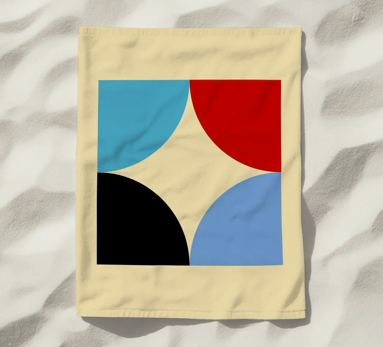 Arte astratta geometrica con curve a quattro colori telo mare da NorwesClub