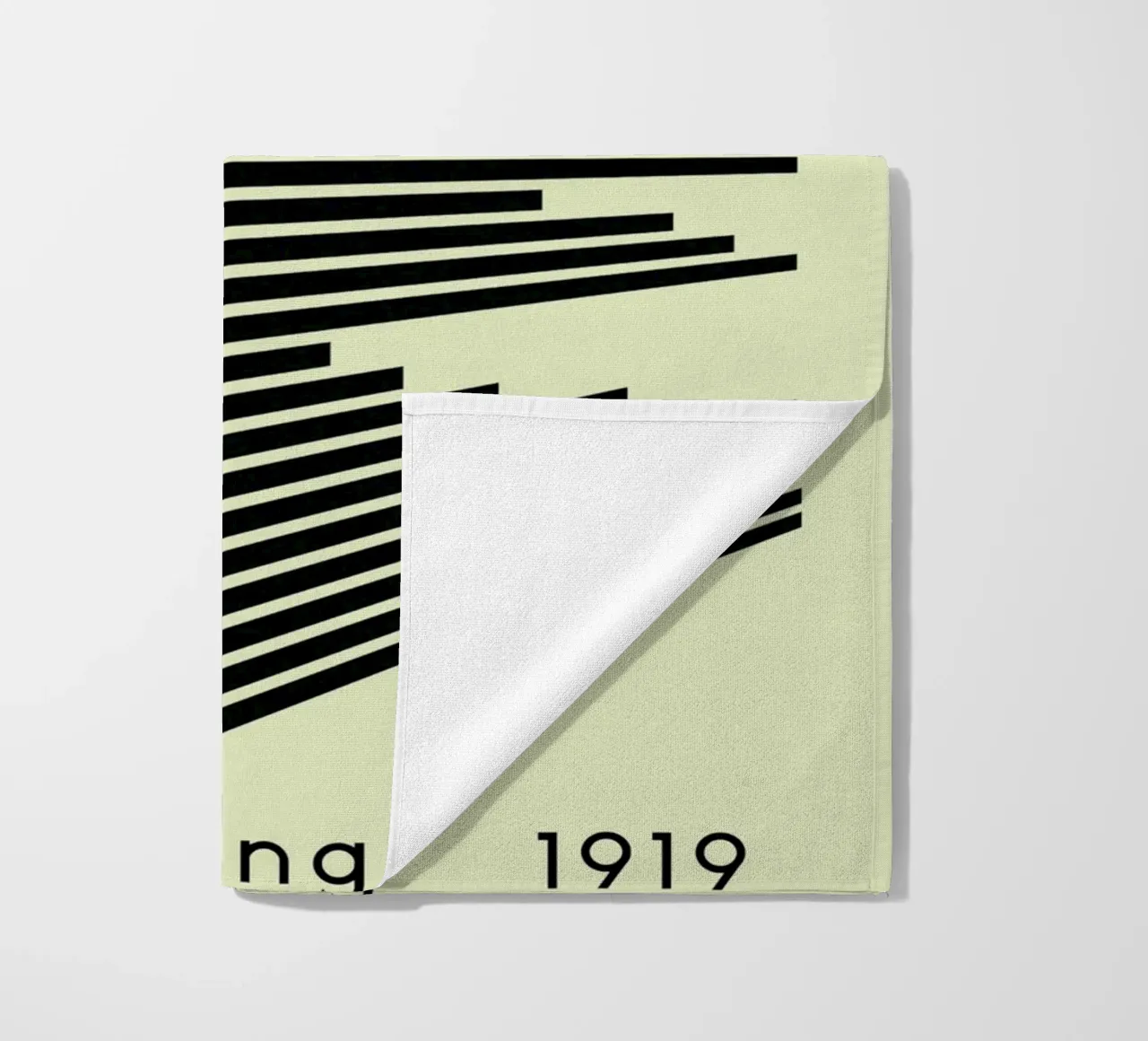Ikone des Bauhauses 1919 Abstrakte Linienstruktur Strandtuch von NorwesClub