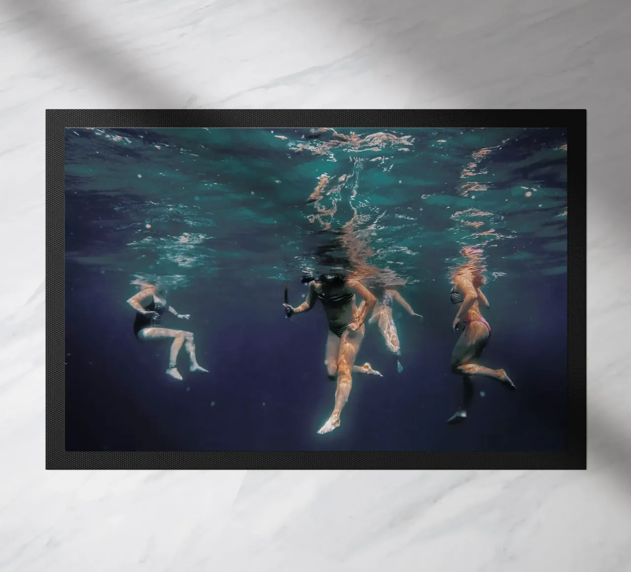 Figures Beneath the Surface zerbino da EyeEm Mobile GmbH