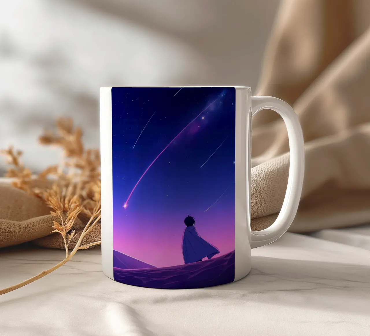 Una ragazza che cammina nel deserto di notte LArt tazza in ceramica da LoFi Gallery